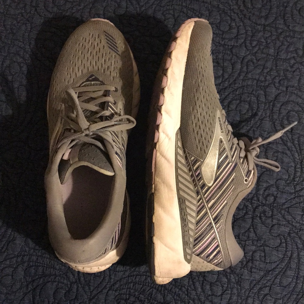 Brooks Adrenaline GTS 19 Running Shoes Size 10